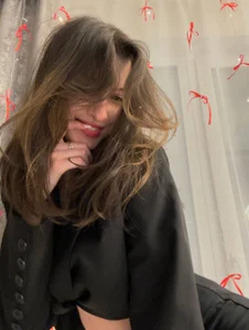 LouiseChavezのminding my business 🍵の 5枚の写真