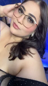 Charlottxl My good girl face has a very bad reputation 😇 slika 2