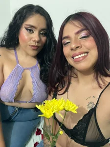 nicky_andcamil We are the most beautiful flowers Poză