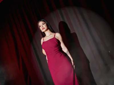 AlluringAriel Shine like star! Pic 3