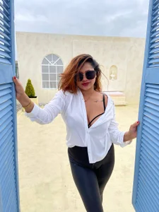 MOMENTS THAT LEAVE MEMORIES FOR A LIFETIME 😍😍 de StormiRoseb  4 Imagens