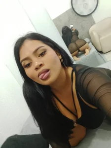 Public de Karola-03  2 Imagens