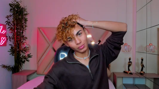 Anyelo_Twink Cum? Pic 2