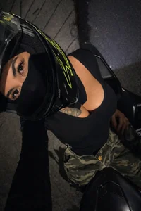 -KAROLVEGA 🏍️🎀 Foto