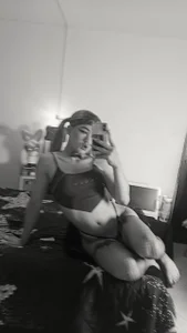 emmily_lee Public Pic 2