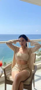 violet_77711 Sometimes getting lost is the only way to find yourself. Foto