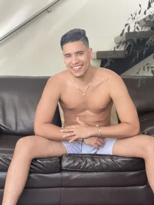 Thonydupont relax at home Foto