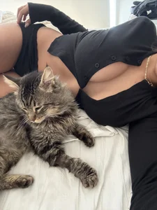 julia_mendes Meisuu🐾 Pic