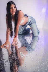 KataAndJordy Mirror Session ۝ Pic 2