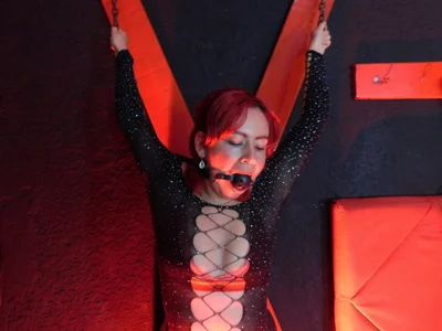 Naty_slavedoll Chained up and ready for master to use me Pic 4