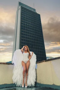 VioletaAbel Between the sky and the earth Hình 3