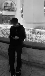 Xannxx: Public ( 5 фото)