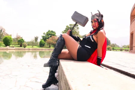 Sariitaa_ The strongest woman Foto 3