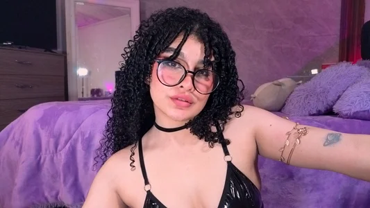 missvaneblake 🖤 ​​Symphony in Black Pic 4