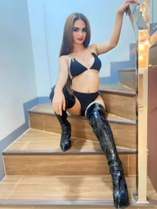 ExplosiveKarah Public 사진