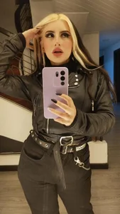 aliceinflames: Public ( 6 фото)