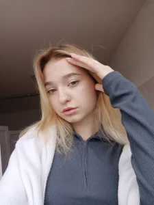 FalineButtons XXX nøgenfoto 3