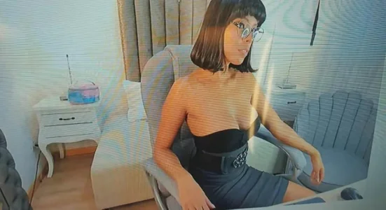 Hannahs_Napit YOUR HOT SECRETARY, READY TO CUM Pic 4