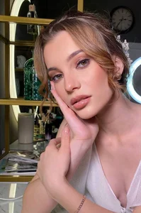 2 years ago od LaveraMeling  3 snímek