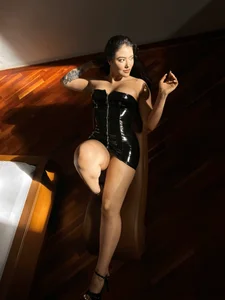HeySienna Latex outfit Kuva 8