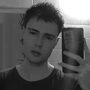 IAmDucu Me 😈 Foto 4