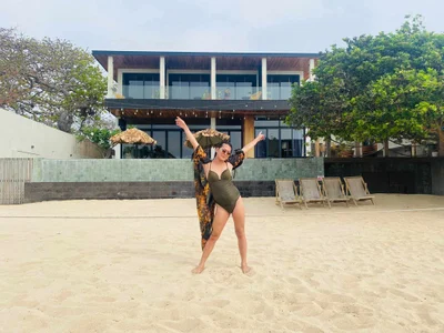 Absolutelyselfsucker SUMMER IN THE BEACH Pic 4