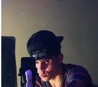 Public de liriwan  photos