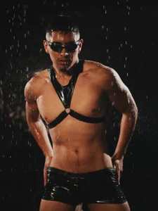 Aaronfox_x rain Pic 4