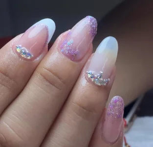 mia_cooper_24 My Nails 💅🏻 Pic 3