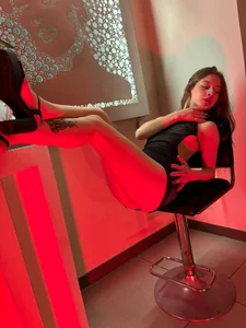IsabellaMorettiX sensual and addictive for you Gambar 6