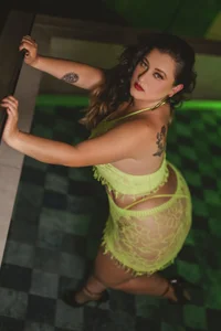 lenah_smith LENAH IN THE POOL slika