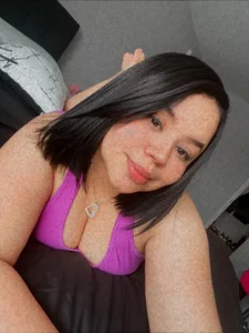 Curvyhot1315 Public Pic 4