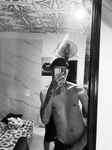 Tayson_Hot Public slika 5