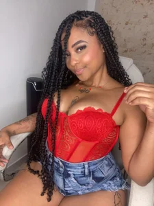 my favorite color!!❤️🌹💋 de pamela_west Foto 4