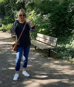 casual de NAWTYClassyBritMILF  3 Imagens