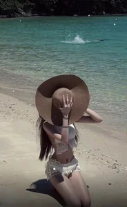 _Joliie_ 👙Em~ Pic