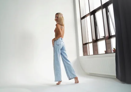 Skinny_Nally Fit muscular body Pic 7