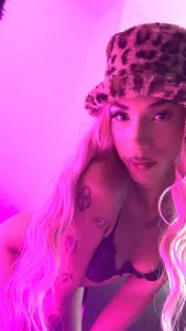 turabbitxx Susana pink u fav mami 🌈💋✨🔥 Hình 2