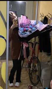 🥰Me with flowers💐 od SugarMuse  3 snímek