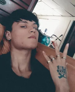 lyan_ar5me being me Bild