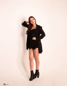 SageStoneのYour perfect goddess, in a photo shootの 4枚の写真