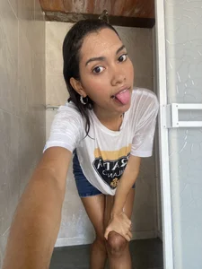 Ta fille mouillée 🥰🤔💦🤤 de valeriah_7  7 Imagens