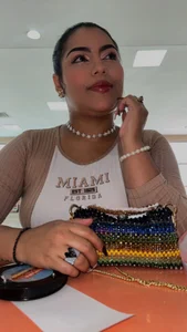 kiana_cream Holly day very funny 💟 Foto 3