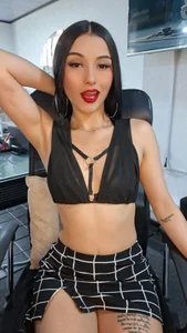 Jade_connor Maybe you need a lil of help with work Pic 5
