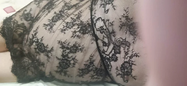 tipko123 lingerie in bed Immagine  3