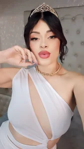 ArielCollin Goddess 🫅 Pic 2