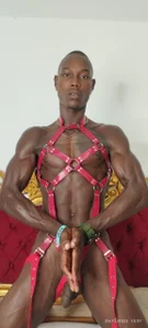 DereKward01: sexy body ( 5 фото)