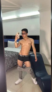 aodaboyyy Pants down Pic 2