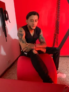 jonas_conor MORE ME 😏 Foto 4