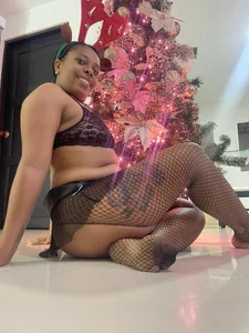 BrianaHazel: I'm your Christmas gift ( 4 фото)